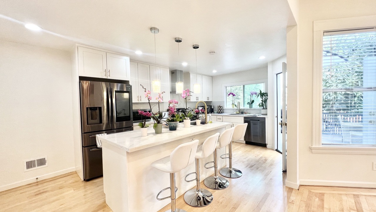 Photo of Others in Inner Sunset