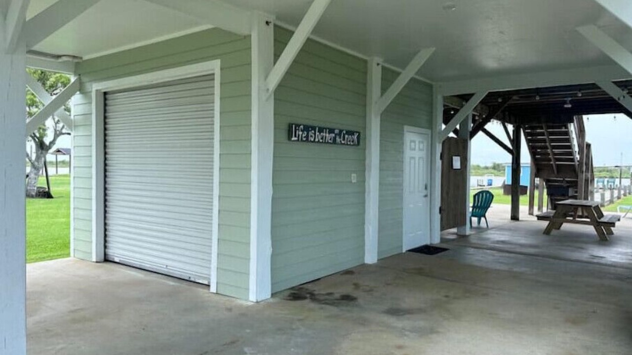 Photo of Others in Cedar Lane