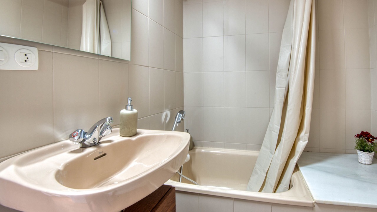 Photo of Bathroom in Pals