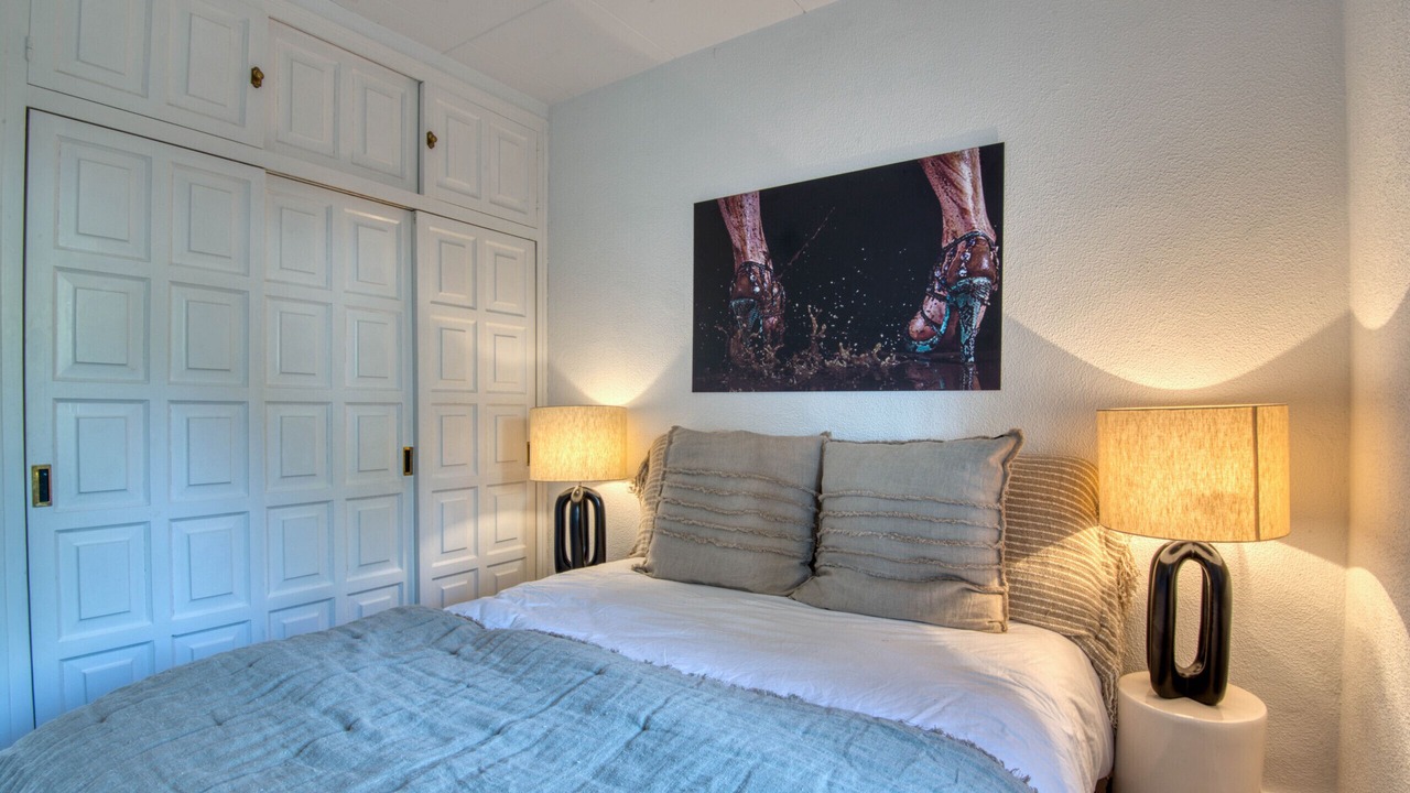 Photo of Bedroom in Pals