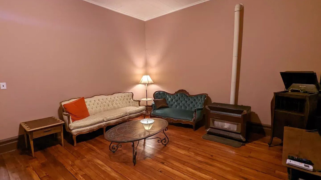 Photo of Livingroom in Warren