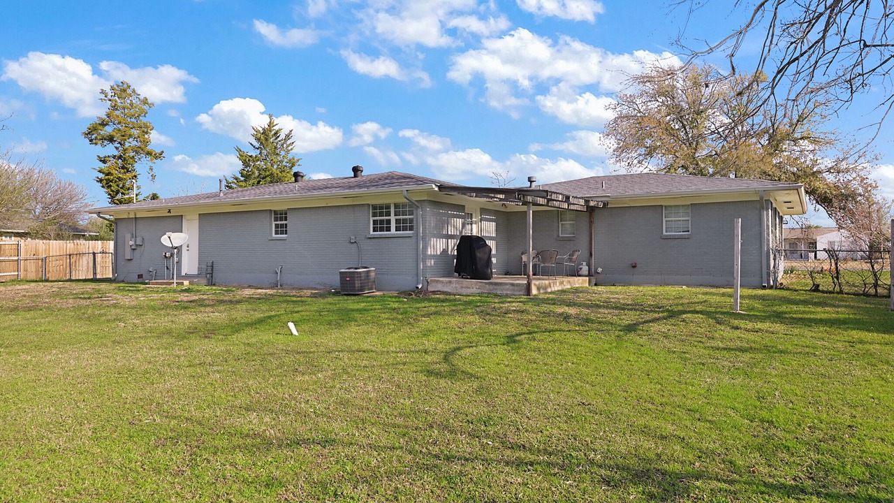 Photo of Outdoor in College Hills Estates