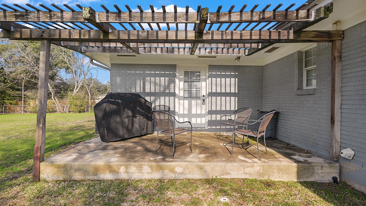 Photo of Patio Balcony in College Hills Estates