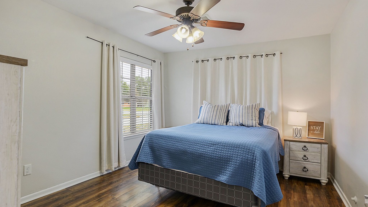 Photo of Bedroom in College Hills Estates