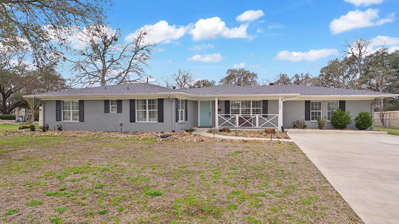 Photo of Outdoor in College Hills Estates