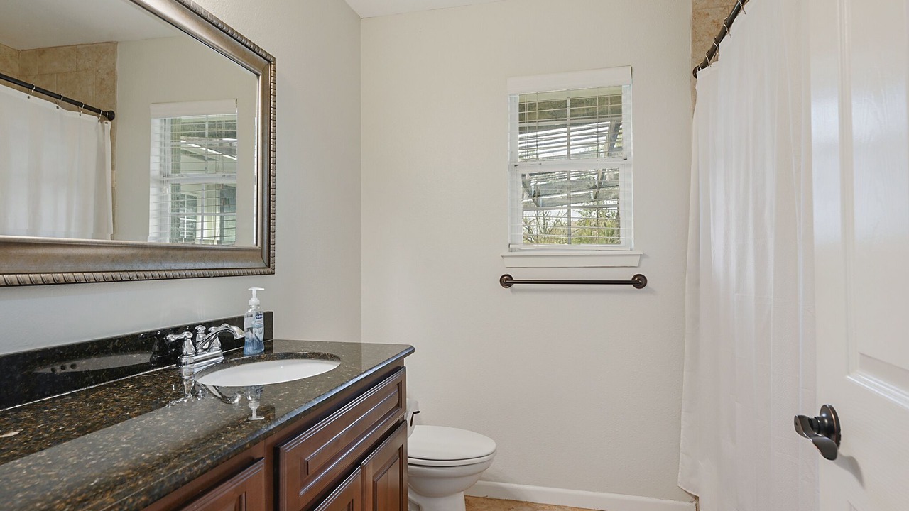 Photo of Bathroom in College Hills Estates