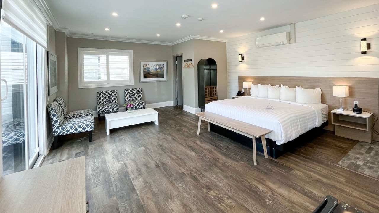 Photo of Bedroom in Grand Bend