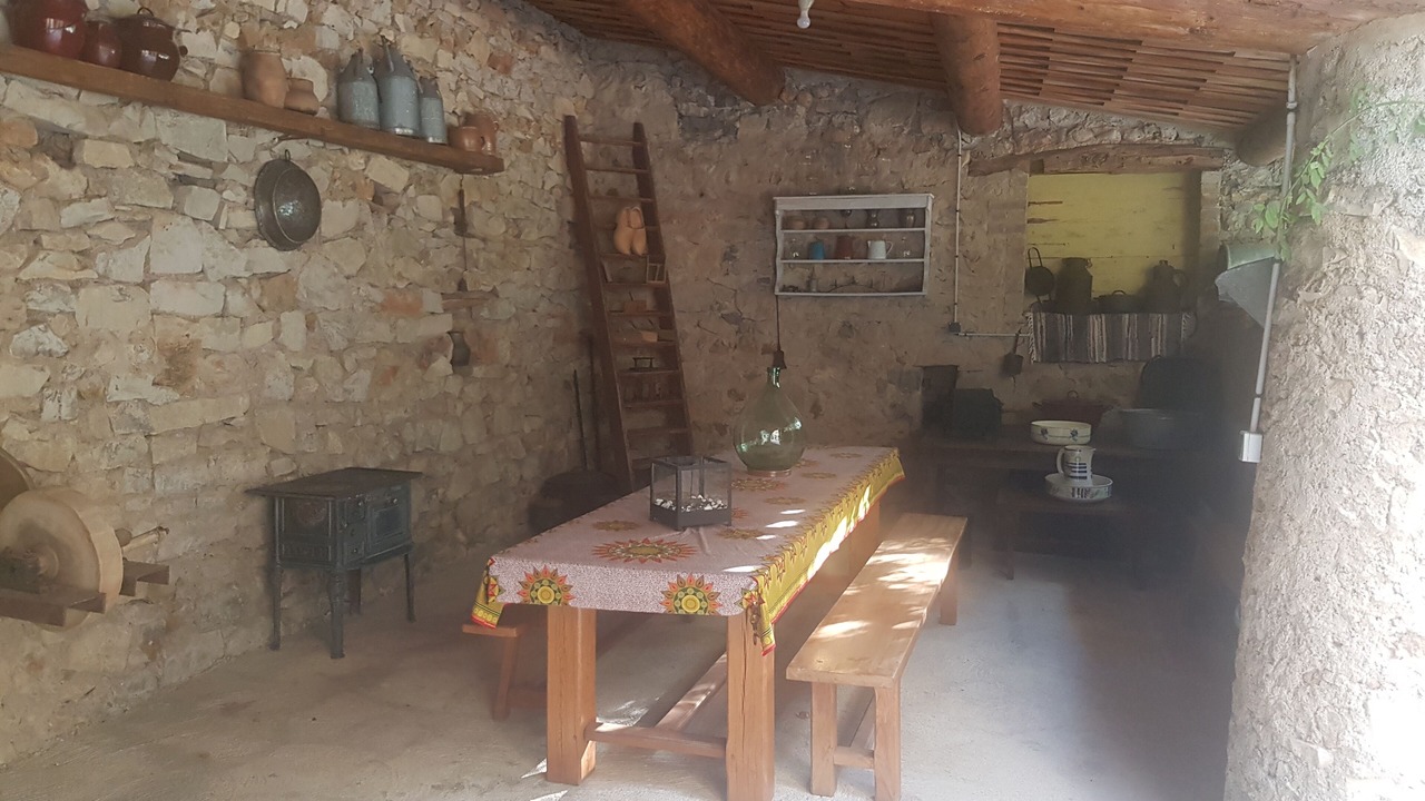 Photo of Others in Courry