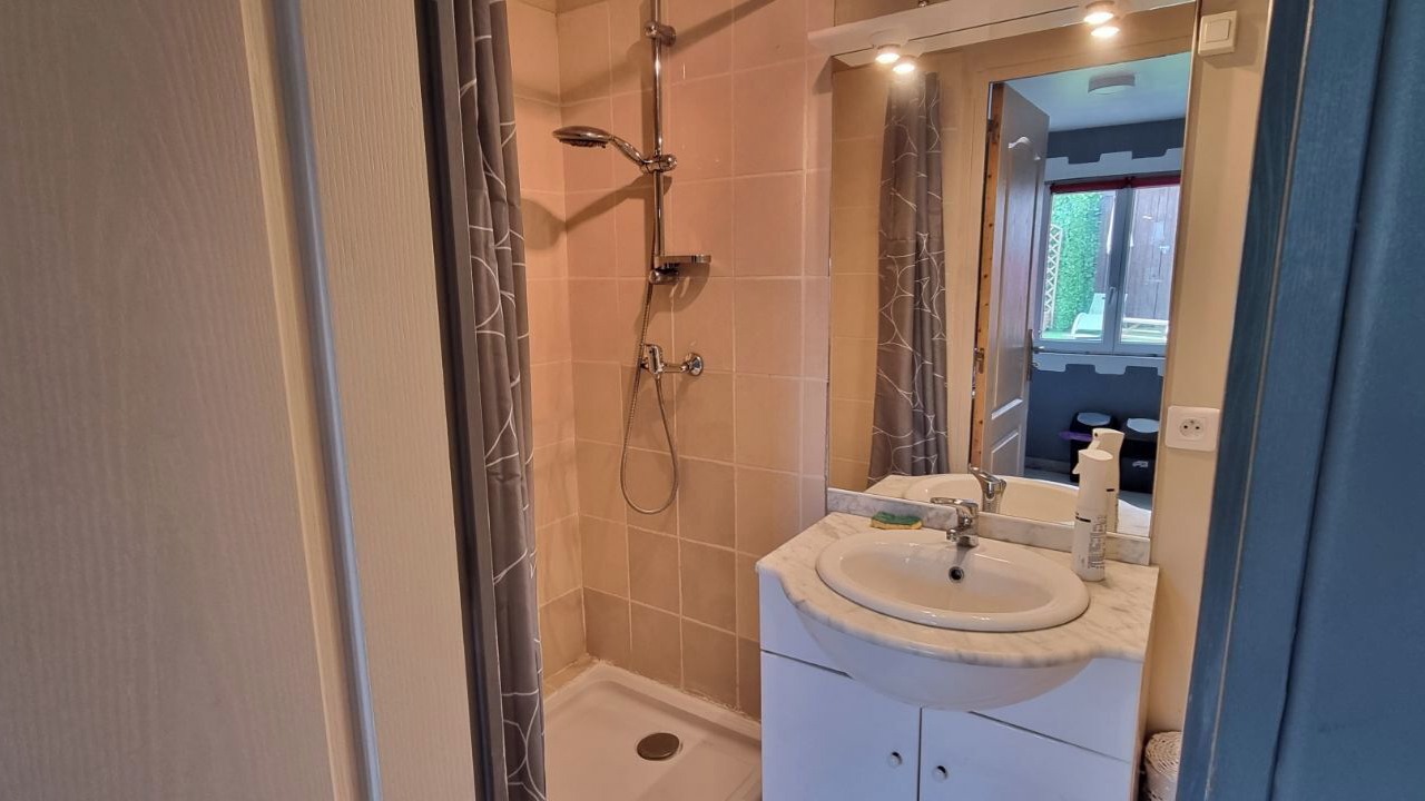 Photo of Bathroom in Longueil