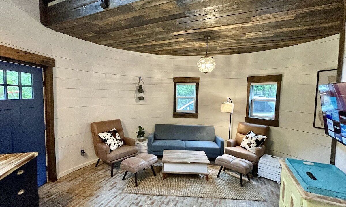 Photo of Livingroom in Trevilians