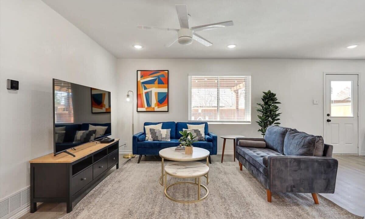 Photo of Livingroom in North Richland Hills