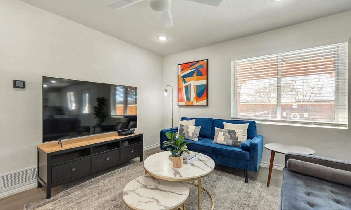 Photo of Livingroom in North Richland Hills