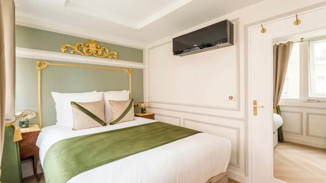 Photo of Bedroom in Grenelle