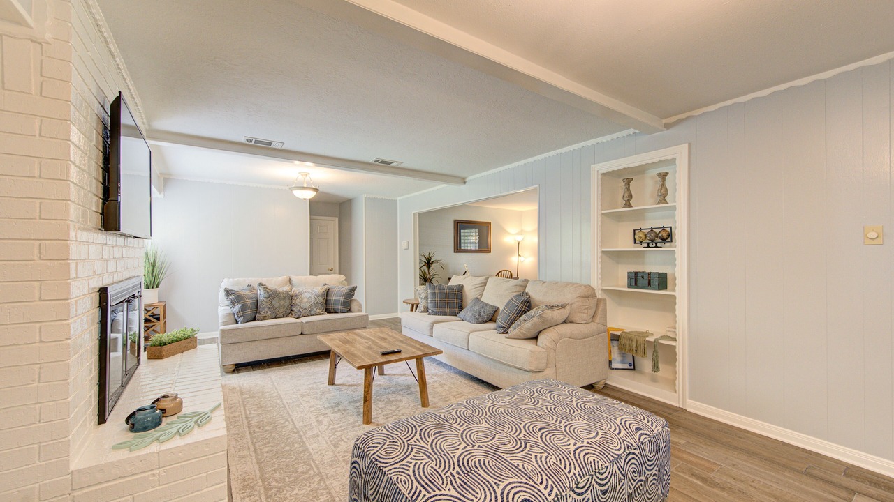 Photo of Livingroom in Roman Forest