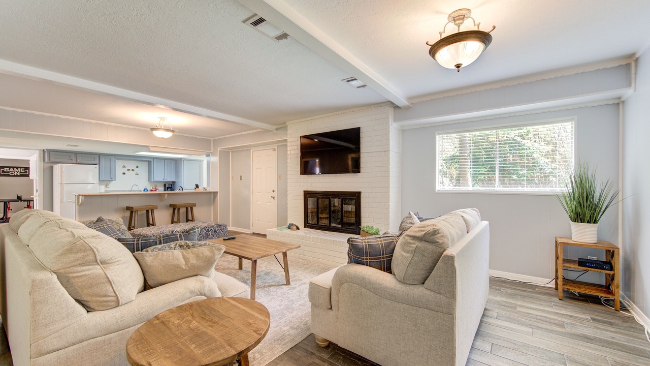 Photo of Livingroom in Roman Forest