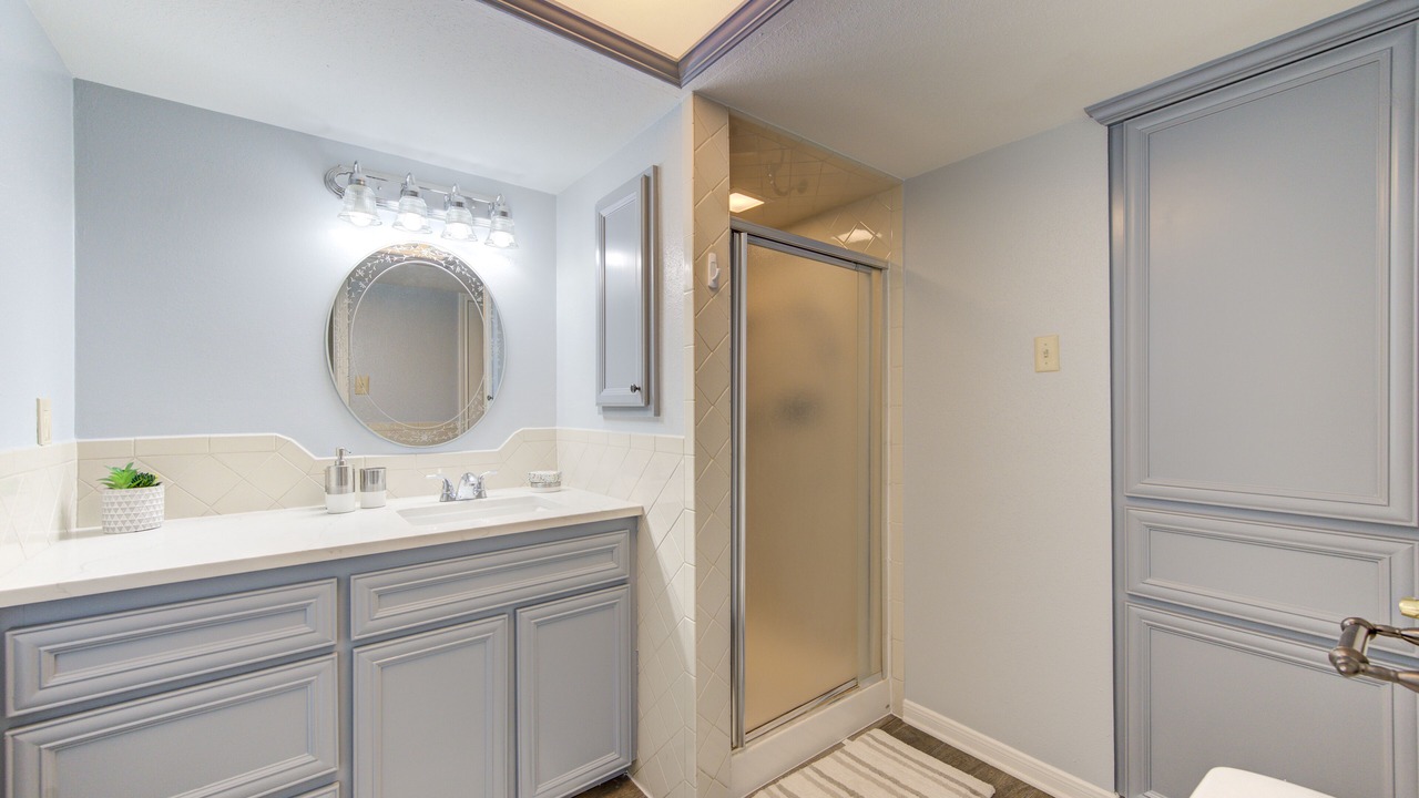 Photo of Bathroom in Roman Forest