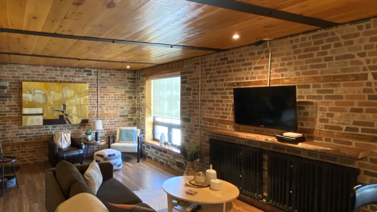 Photo of Livingroom in Kingston