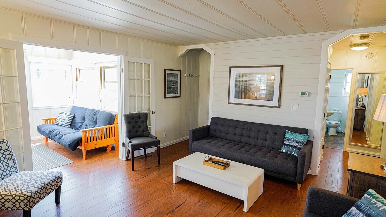 Photo of Livingroom in Grand Bend