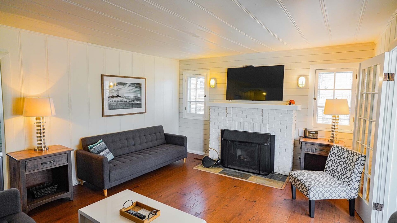 Photo of Livingroom in Grand Bend