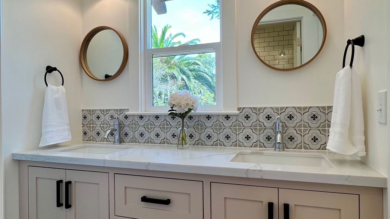 Photo of Bathroom in Golden Rectangle