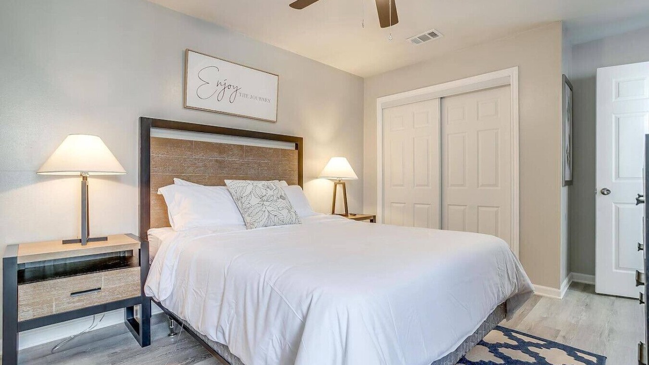 Photo of Bedroom in Central Arlington