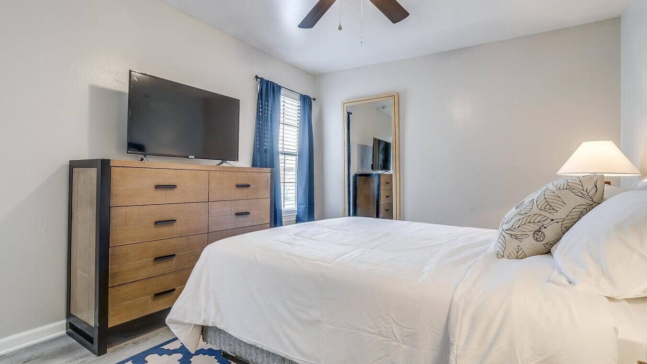 Photo of Bedroom in Central Arlington
