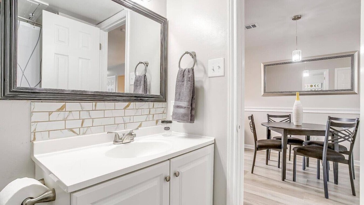 Photo of Bathroom in Central Arlington