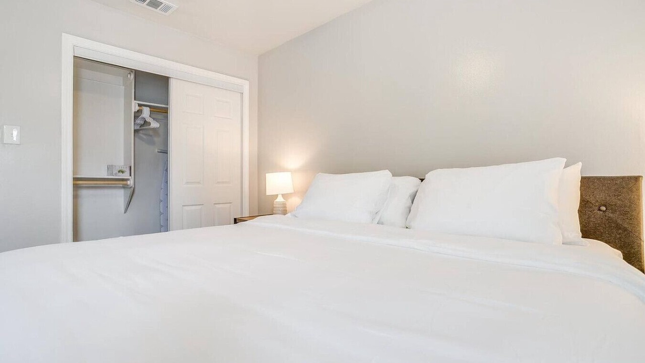 Photo of Bedroom in Central Arlington