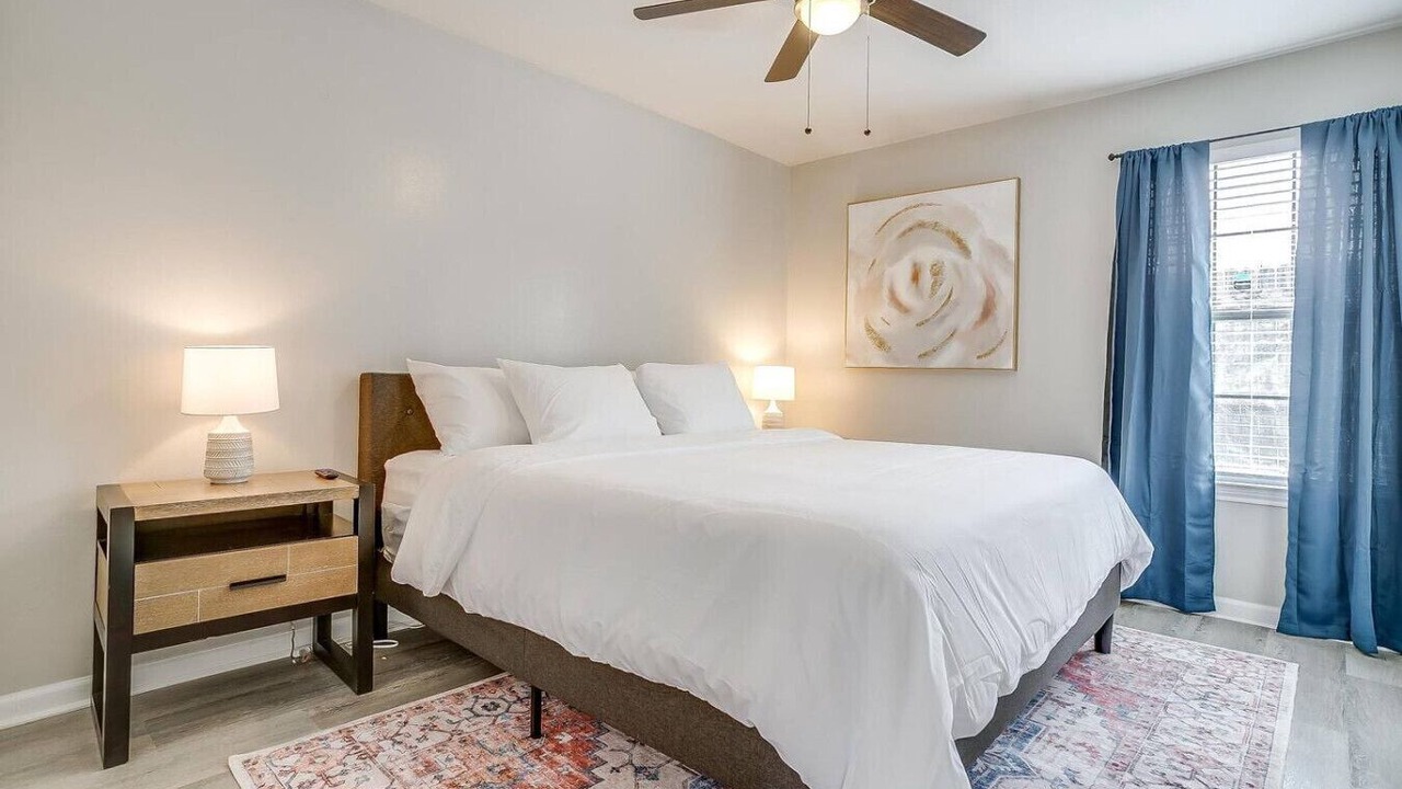 Photo of Bedroom in Central Arlington