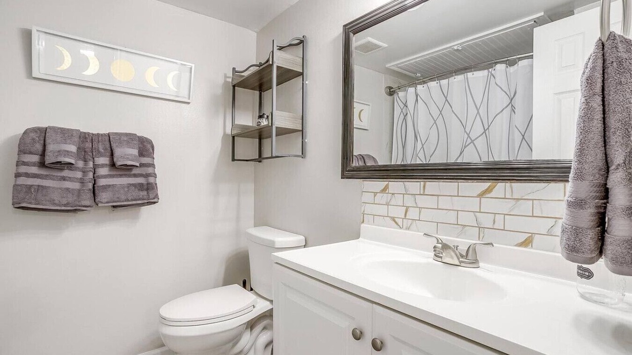 Photo of Bathroom in Central Arlington