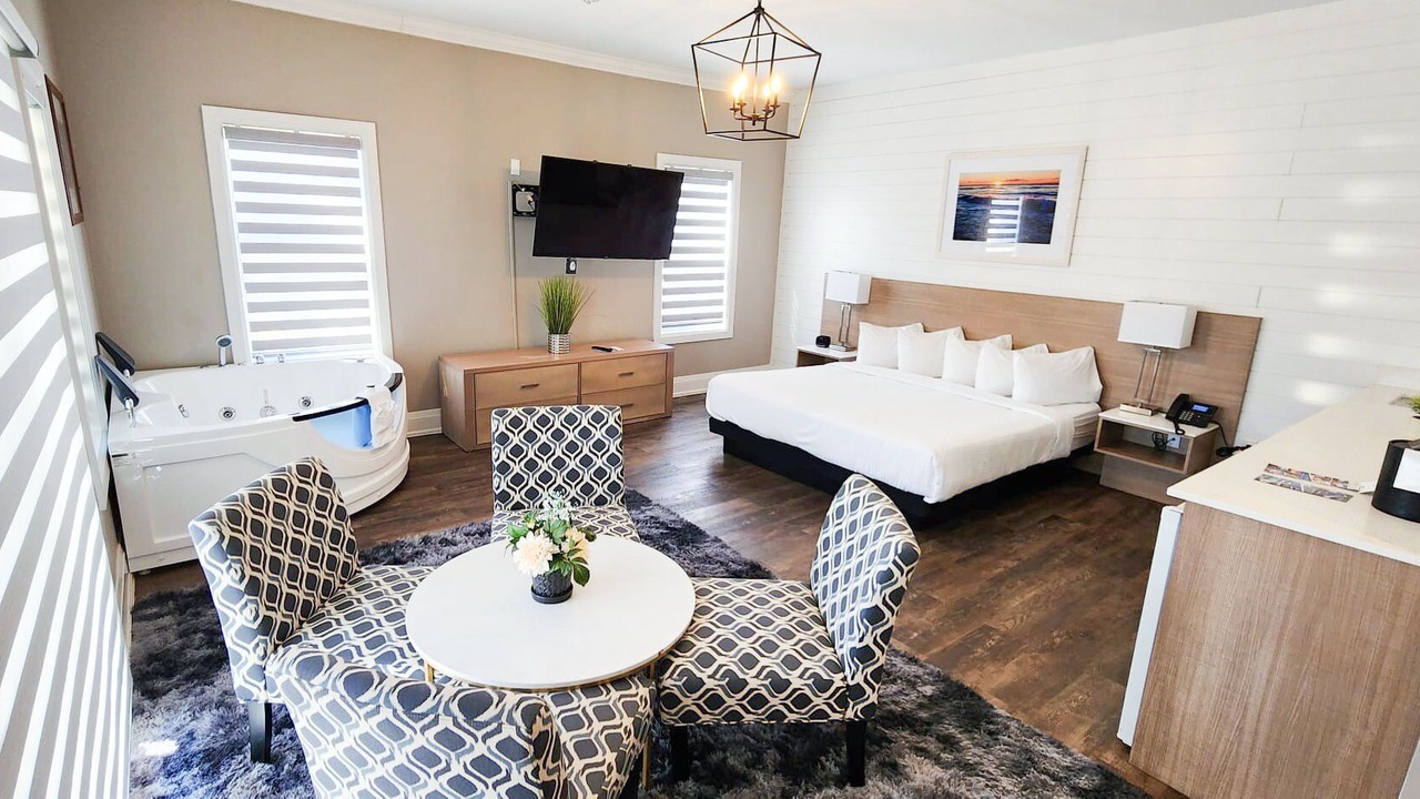 Photo of Bedroom in Grand Bend