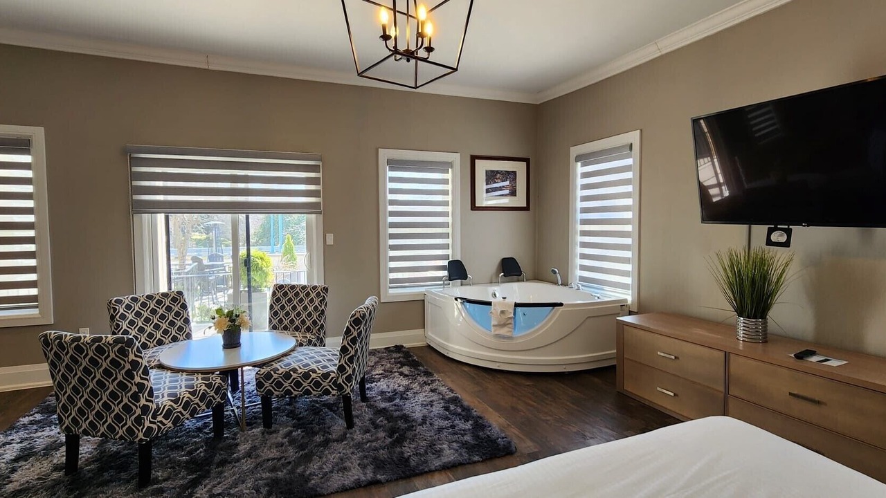 Photo of Bedroom in Grand Bend