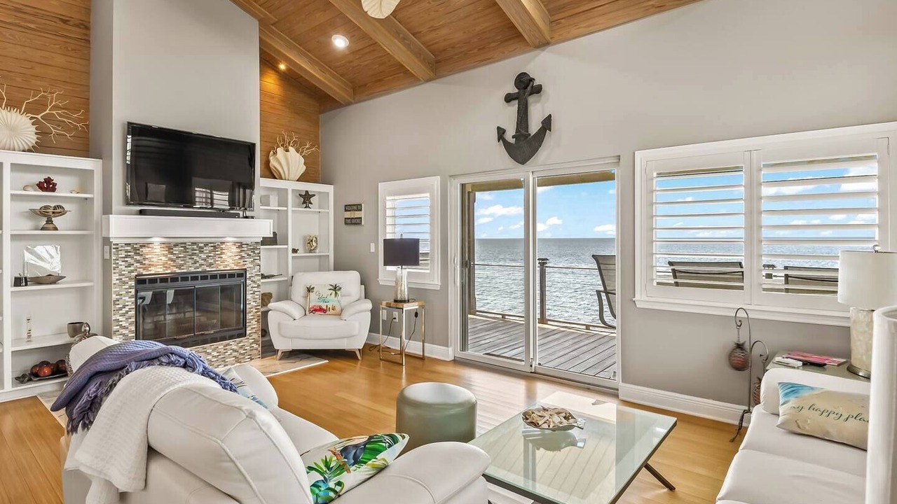 Photo of Livingroom in Crawfordville