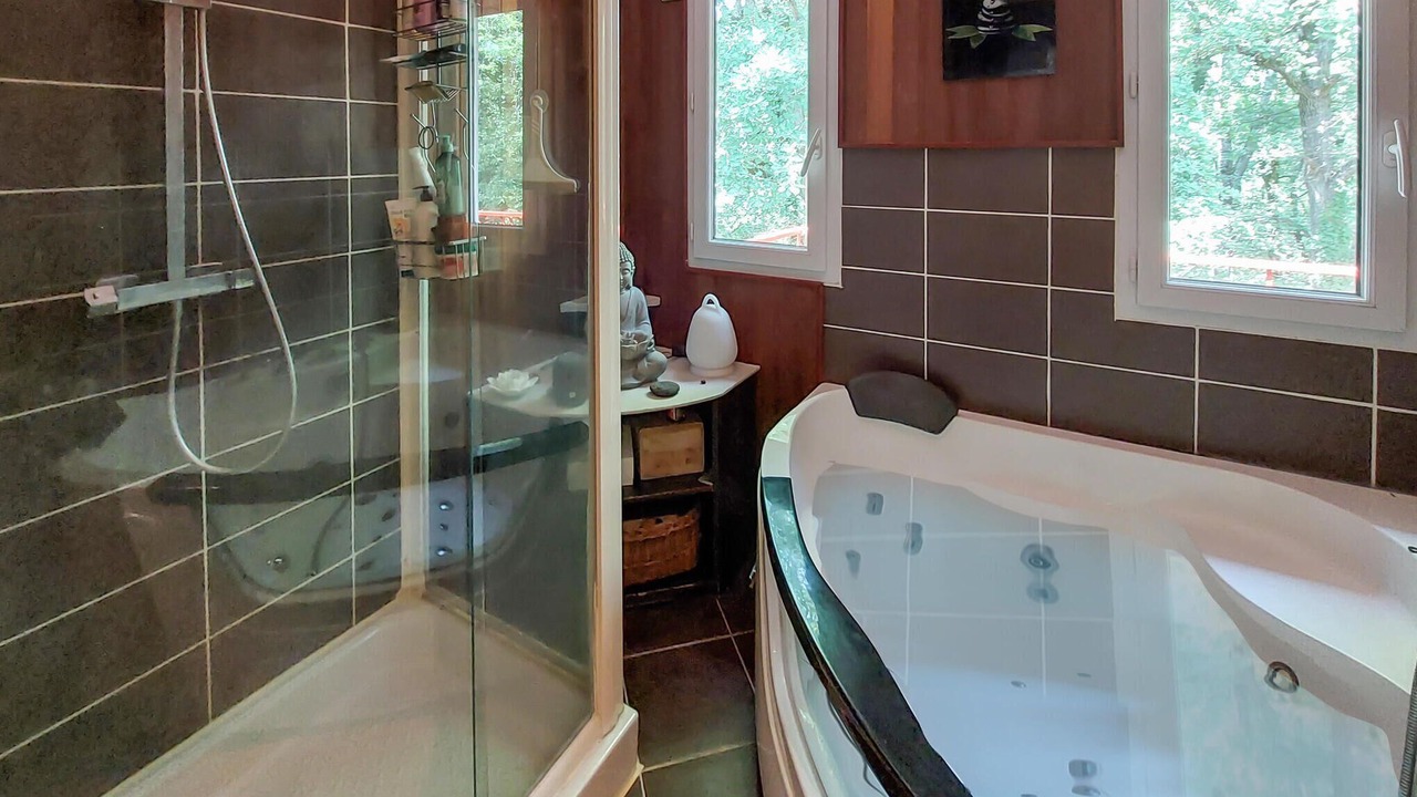 Photo of Bathroom in Francheville