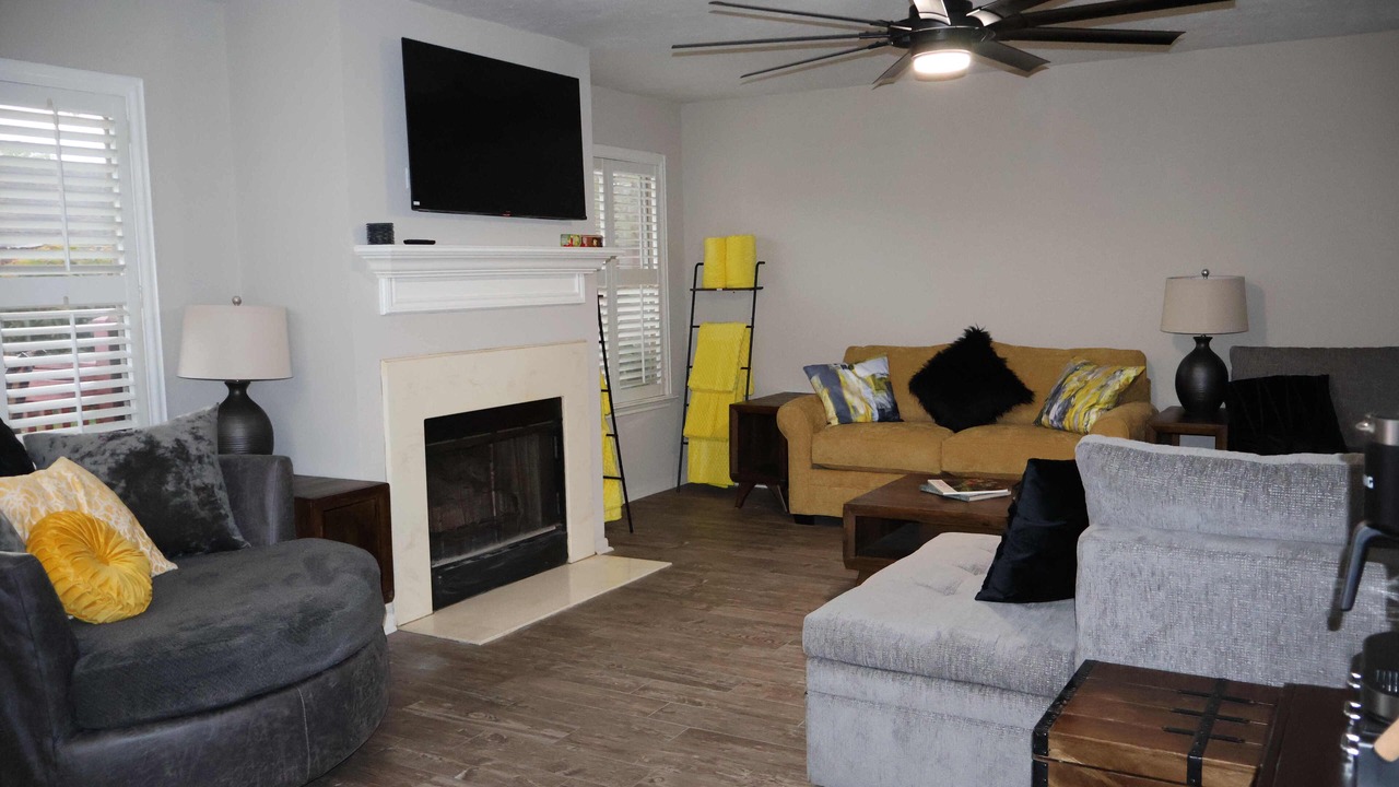 Photo of Livingroom in Atascocita