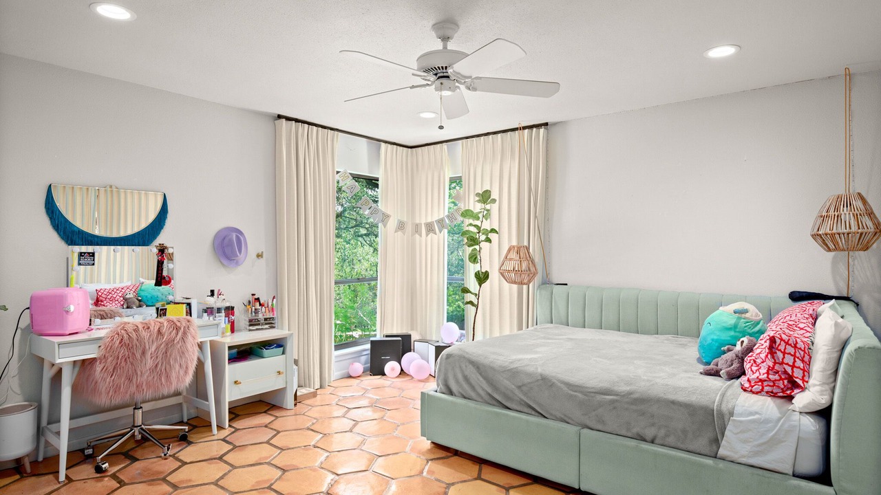 Photo of Bedroom in Barton Hills