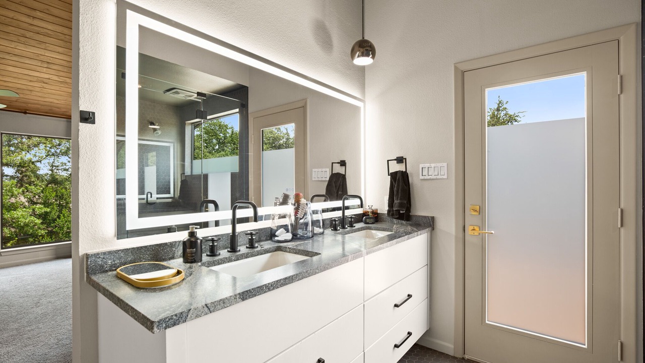 Photo of Bathroom in Barton Hills