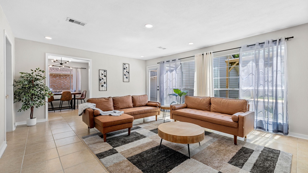 Photo of Livingroom in Mission Bend
