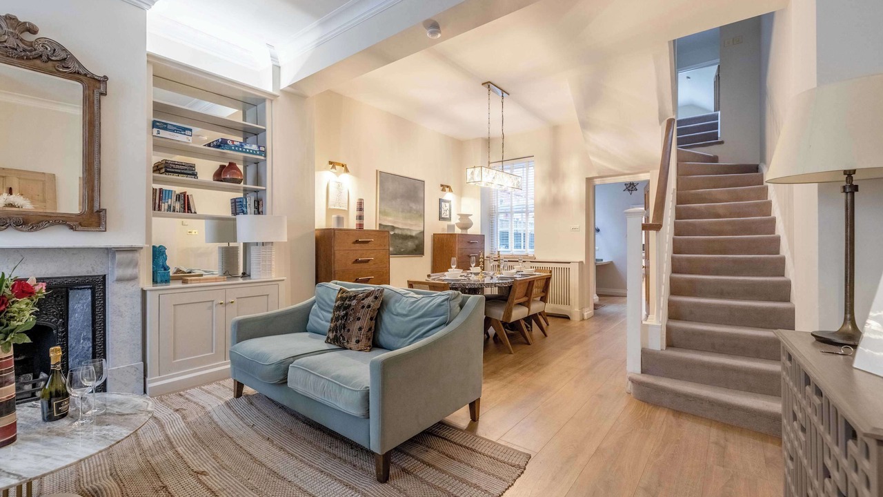 Photo of Livingroom in Windsor City Centre