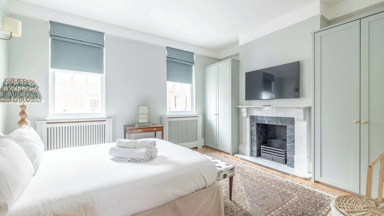 Photo of Bedroom in Windsor City Centre