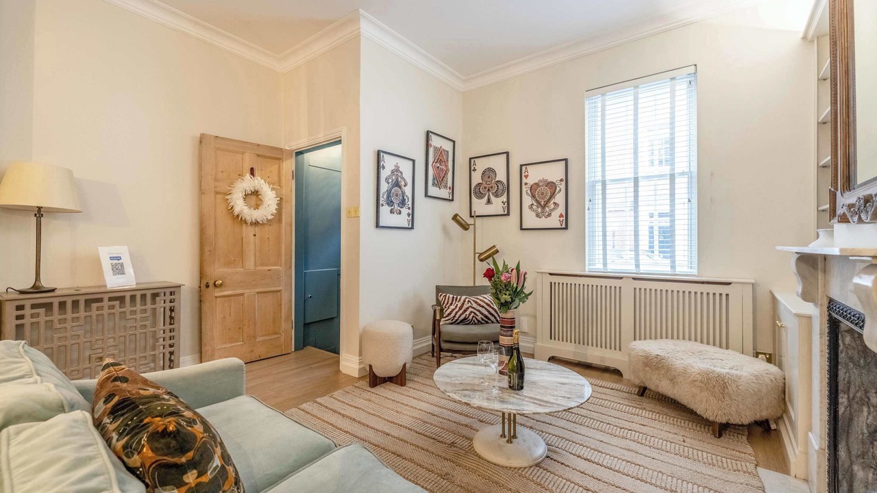 Photo of Livingroom in Windsor City Centre