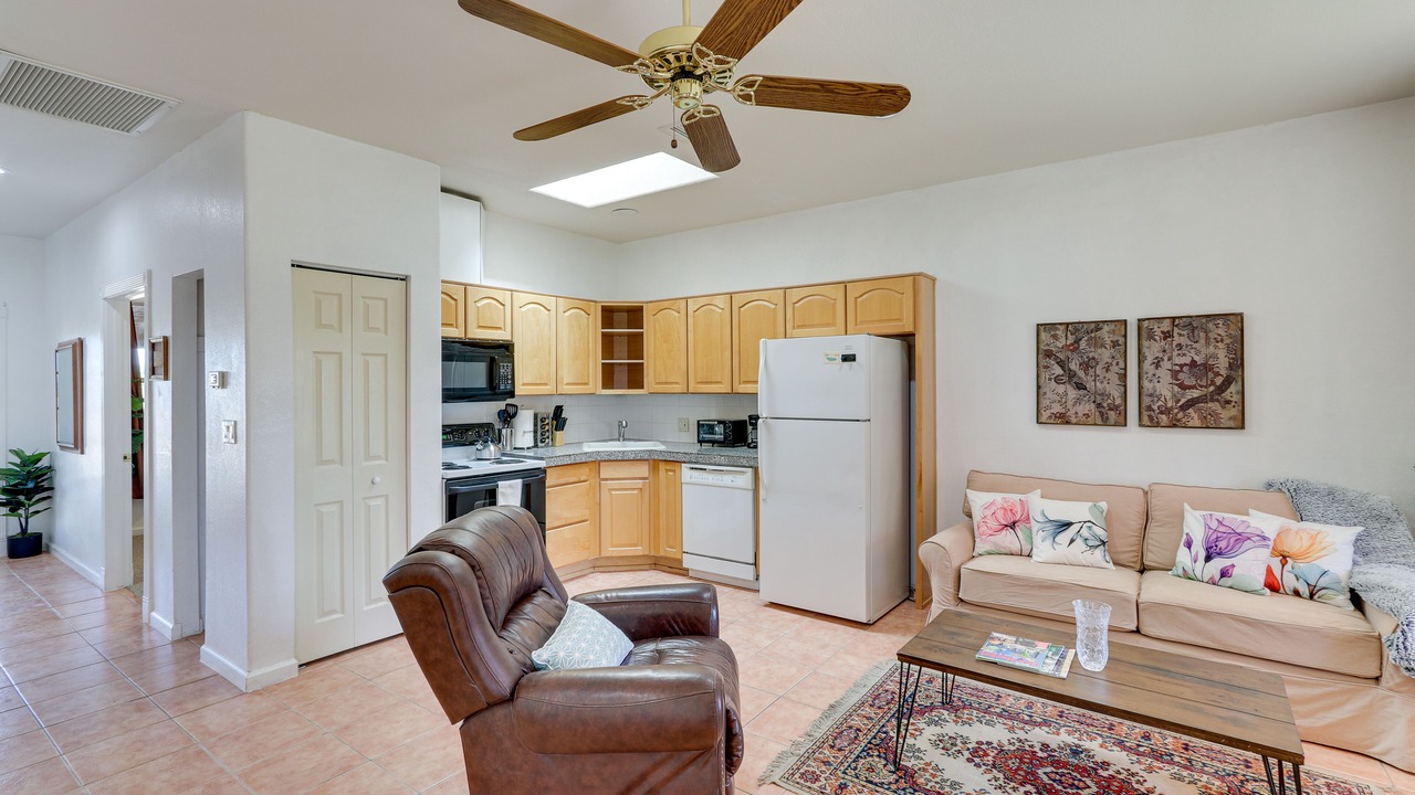 Photo of Livingroom in Eleven Mile Corner
