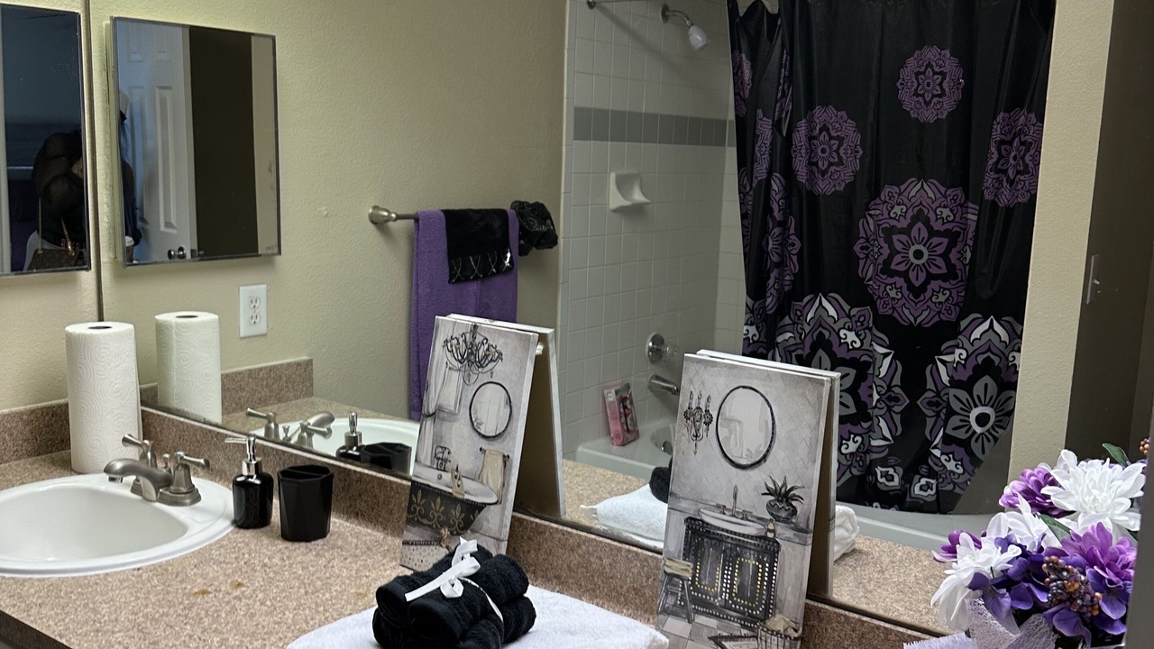 Photo of Bathroom in Energy Corridor