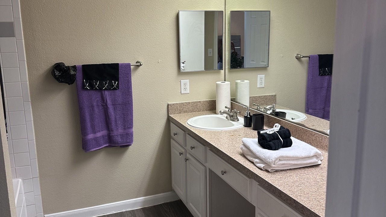 Photo of Bathroom in Energy Corridor