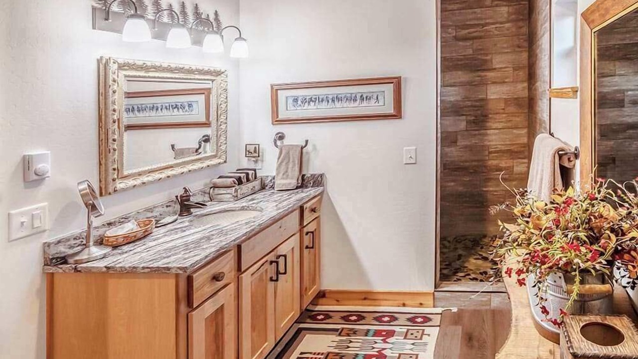 Photo of Bathroom in Emigrant