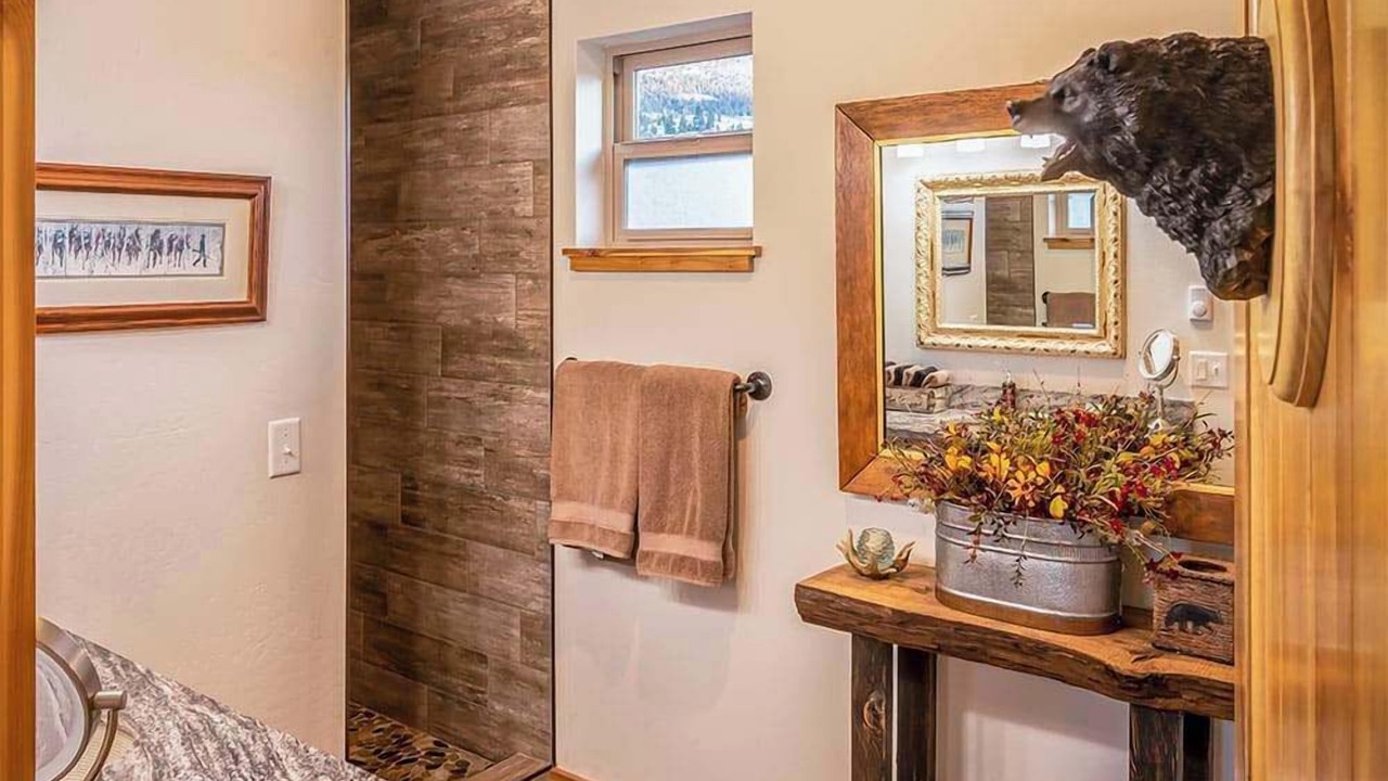 Photo of Bathroom in Emigrant