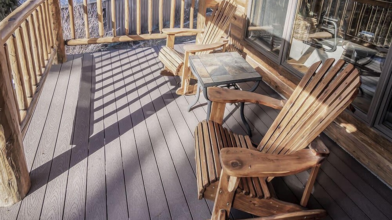 Photo of Others in Emigrant