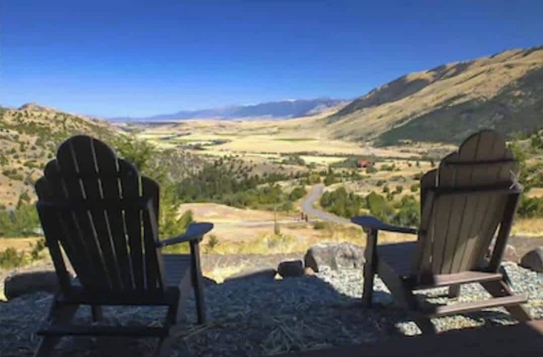 Photo of Others in Emigrant