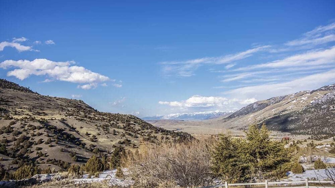 Photo of Others in Emigrant