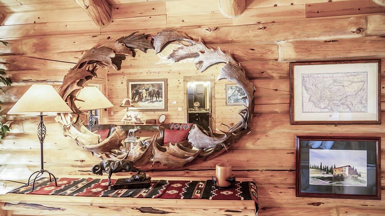 Photo of Others in Emigrant